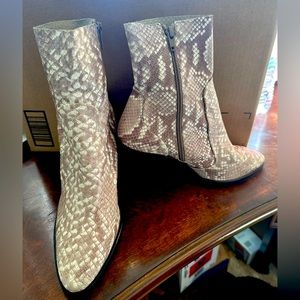 Steve Madden snake boots size 10